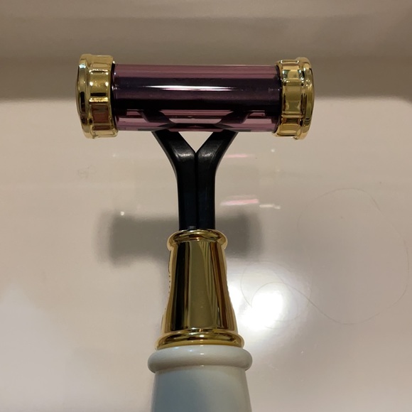 Emoji Sensation Classic Shaving Set - Picture 12 of 12